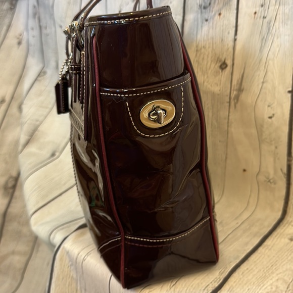 Coach Ashley rare liquid glass Patent Leather Gallery tote in deep Cabernet! - Picture 4 of 16